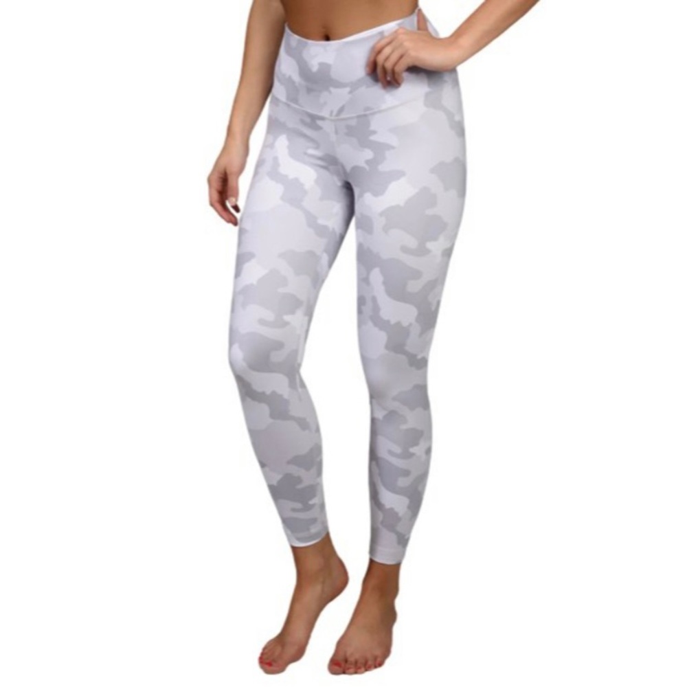 Yogalicious High Rise Ankle Camo Leggings NWT Size Small